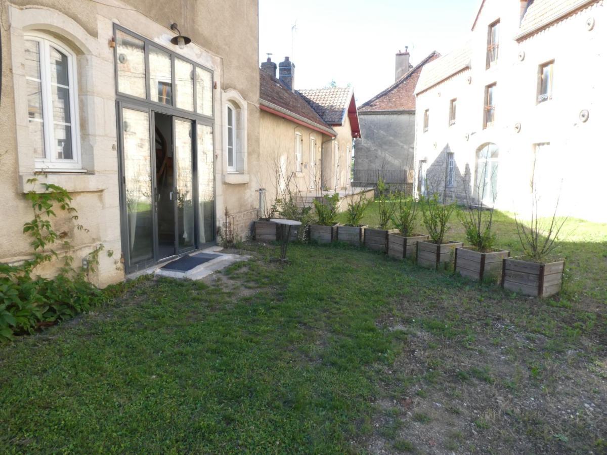 La Canetterie Dole Luaran gambar